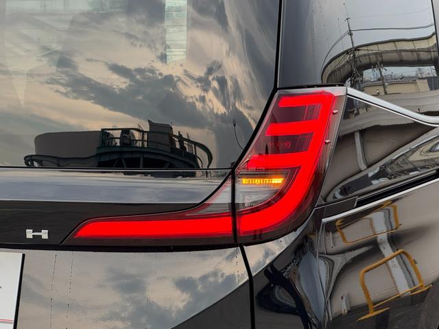 ノア ハイブリッドS-Z モデリスタエアロ デジタルインナーミラー 後席モニター 10.5インチディスプレイオーディオナビ フルセグTV バックカメラ AC100V電源 CDDVDデッキ ETC2.0 三眼LEDヘッドライト(30枚目)