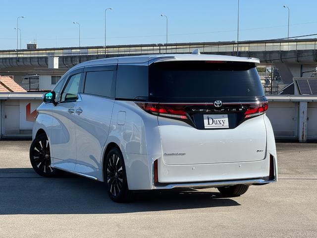 TOYOTA VELLFIRE HYBRID EXECUTIVE LOUNGE