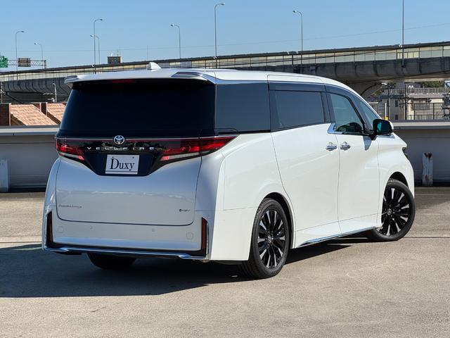 TOYOTA VELLFIRE HYBRID EXECUTIVE LOUNGE