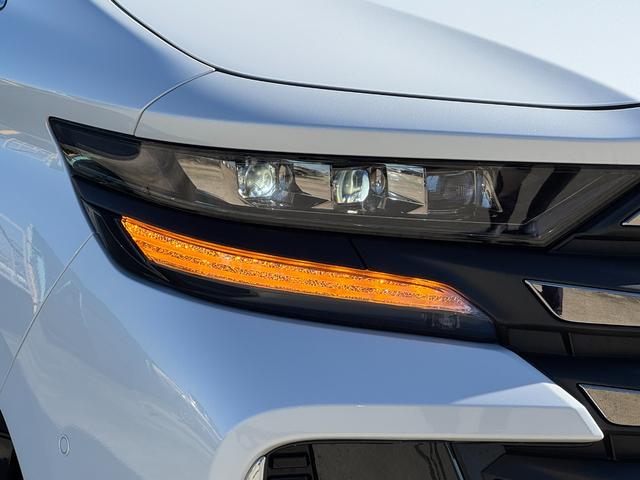 TOYOTA VELLFIRE HYBRID EXECUTIVE LOUNGE