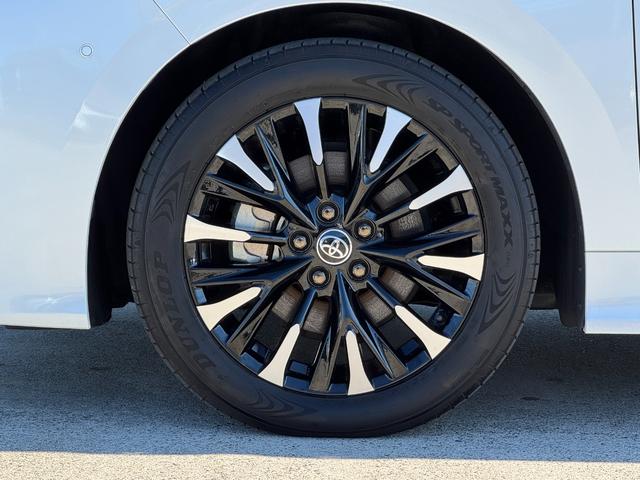 TOYOTA VELLFIRE HYBRID EXECUTIVE LOUNGE