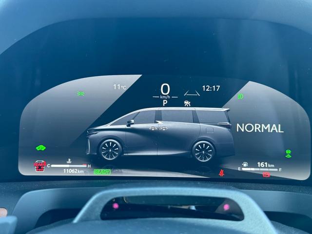 TOYOTA VELLFIRE HYBRID EXECUTIVE LOUNGE