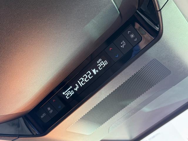 TOYOTA VELLFIRE HYBRID EXECUTIVE LOUNGE