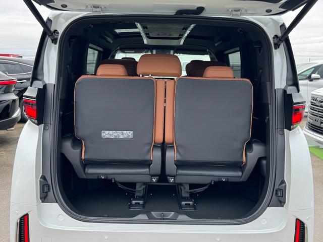 ヴェルファイアハイブリッド Ｚ　プレミア　４ＷＤ　茶内装　左右独立ムーンルーフ　デジタルインナーミラー　ユニバーサルステップ　ＢＳＭ　寒冷地仕様　１４型ＤＡ　フルセグ　パノラミックビューモニタ　置くだけ充電　ＨＵＤ　ＥＴＣ２．０　ＡＣ１００Ｖ（42枚目）