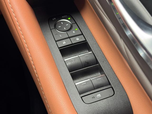 ヴェルファイアハイブリッド Ｚ　プレミア　４ＷＤ　茶内装　左右独立ムーンルーフ　デジタルインナーミラー　ユニバーサルステップ　ＢＳＭ　寒冷地仕様　１４型ＤＡ　フルセグ　パノラミックビューモニタ　置くだけ充電　ＨＵＤ　ＥＴＣ２．０　ＡＣ１００Ｖ（55枚目）