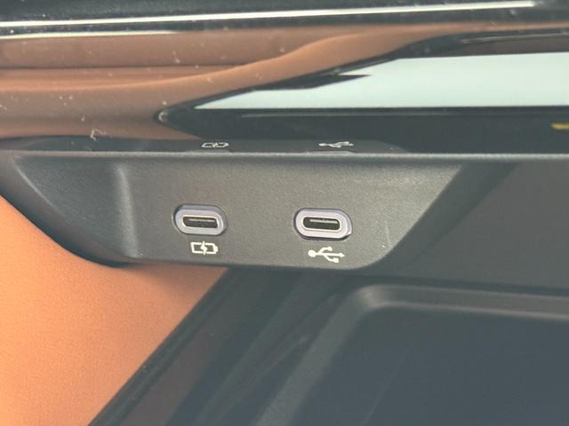 ヴェルファイアハイブリッド Ｚ　プレミア　４ＷＤ　茶内装　左右独立ムーンルーフ　デジタルインナーミラー　ユニバーサルステップ　ＢＳＭ　寒冷地仕様　１４型ＤＡ　フルセグ　パノラミックビューモニタ　置くだけ充電　ＨＵＤ　ＥＴＣ２．０　ＡＣ１００Ｖ（59枚目）