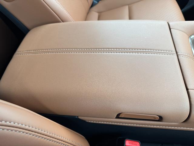 ヴェルファイアハイブリッド Ｚ　プレミア　４ＷＤ　茶内装　左右独立ムーンルーフ　デジタルインナーミラー　ユニバーサルステップ　ＢＳＭ　寒冷地仕様　１４型ＤＡ　フルセグ　パノラミックビューモニタ　置くだけ充電　ＨＵＤ　ＥＴＣ２．０　ＡＣ１００Ｖ（63枚目）