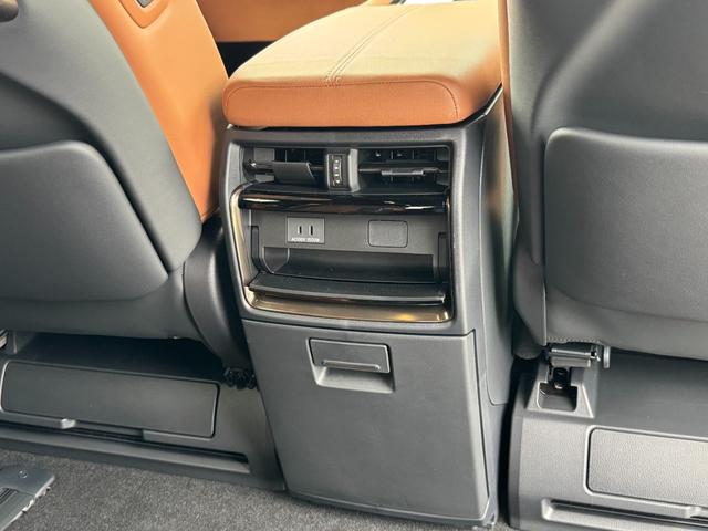 ヴェルファイアハイブリッド Ｚ　プレミア　４ＷＤ　茶内装　左右独立ムーンルーフ　デジタルインナーミラー　ユニバーサルステップ　ＢＳＭ　寒冷地仕様　１４型ＤＡ　フルセグ　パノラミックビューモニタ　置くだけ充電　ＨＵＤ　ＥＴＣ２．０　ＡＣ１００Ｖ（68枚目）