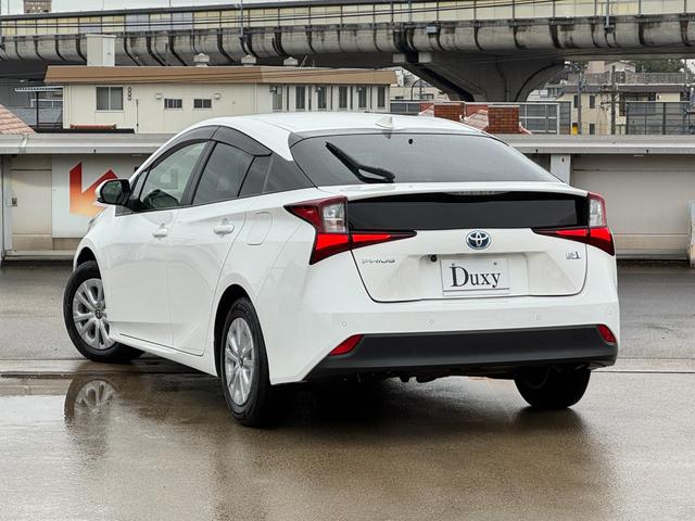 プリウス Ｓ　車検２年付　ｃａｒｒｏｚｚｅｒｉａナビ　フルセグ　バックカメラ　スペアタイヤ　ＡＣ１００Ｖ電源　レーダークルーズコントロール　ドライブレコーダ　トヨタセーフティセンス　ＬＥＤヘッドライト　オートライト（14枚目）