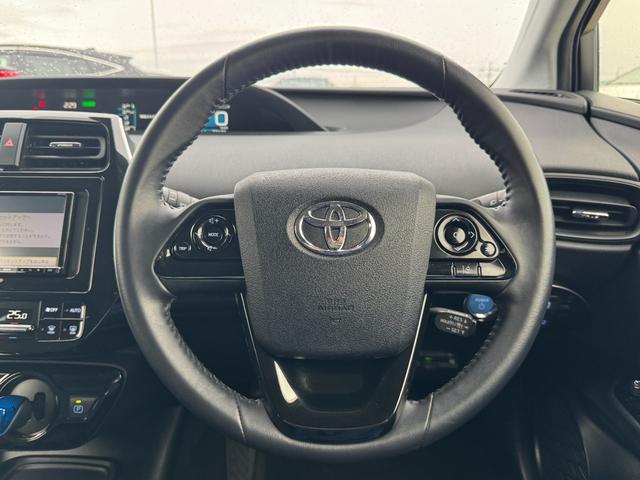 プリウス Ｓ　車検２年付　ｃａｒｒｏｚｚｅｒｉａナビ　フルセグ　バックカメラ　スペアタイヤ　ＡＣ１００Ｖ電源　レーダークルーズコントロール　ドライブレコーダ　トヨタセーフティセンス　ＬＥＤヘッドライト　オートライト（48枚目）