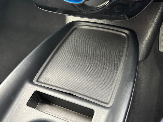 プリウス Ｓ　車検２年付　ｃａｒｒｏｚｚｅｒｉａナビ　フルセグ　バックカメラ　スペアタイヤ　ＡＣ１００Ｖ電源　レーダークルーズコントロール　ドライブレコーダ　トヨタセーフティセンス　ＬＥＤヘッドライト　オートライト（66枚目）