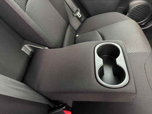 プリウス Ｓ　車検２年付　ｃａｒｒｏｚｚｅｒｉａナビ　フルセグ　バックカメラ　スペアタイヤ　ＡＣ１００Ｖ電源　レーダークルーズコントロール　ドライブレコーダ　トヨタセーフティセンス　ＬＥＤヘッドライト　オートライト（74枚目）