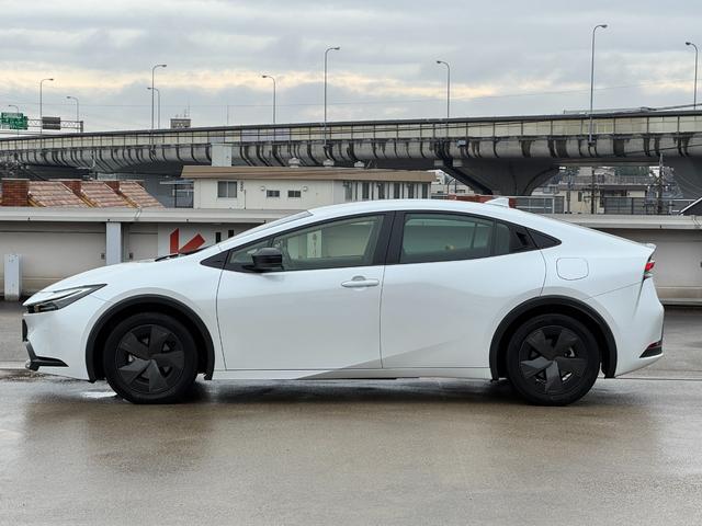 プリウス Ｕ　純正ディスプレイオーディオ　フルセグＴＶ　バックカメラ　前後ドライブレコーダー　ＡＣ１００Ｖ電源　ＥＴＣ２．０　ＵＳＢポート　　トヨタセーフティセンス　ＬＥＤヘッドライト　レーダークルーズコントロール（12枚目）