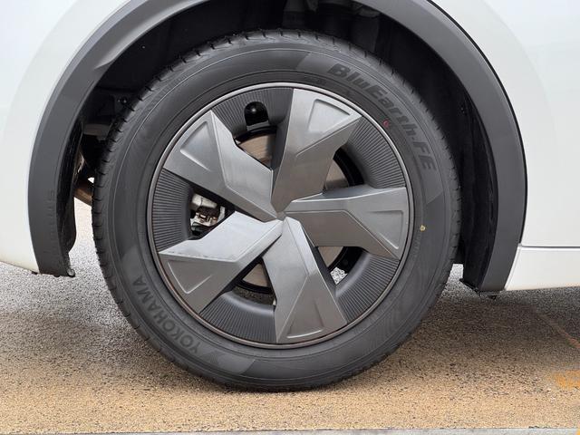 プリウス Ｕ　純正ディスプレイオーディオ　フルセグＴＶ　バックカメラ　前後ドライブレコーダー　ＡＣ１００Ｖ電源　ＥＴＣ２．０　ＵＳＢポート　　トヨタセーフティセンス　ＬＥＤヘッドライト　レーダークルーズコントロール（35枚目）