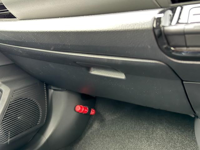 プリウス Ｕ　純正ディスプレイオーディオ　フルセグＴＶ　バックカメラ　前後ドライブレコーダー　ＡＣ１００Ｖ電源　ＥＴＣ２．０　ＵＳＢポート　　トヨタセーフティセンス　ＬＥＤヘッドライト　レーダークルーズコントロール（67枚目）