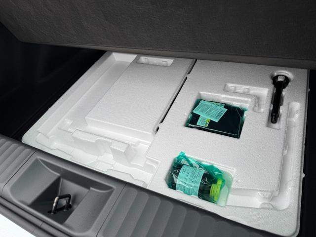 プリウス Ｕ　純正ディスプレイオーディオ　フルセグＴＶ　バックカメラ　前後ドライブレコーダー　ＡＣ１００Ｖ電源　ＥＴＣ２．０　ＵＳＢポート　　トヨタセーフティセンス　ＬＥＤヘッドライト　レーダークルーズコントロール（76枚目）