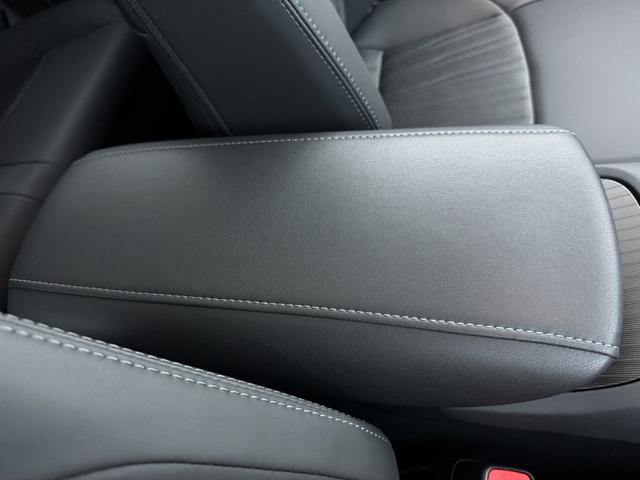 �C���X�g�������g�p�l���i�_�b�V���{�[�h�j�ɐݒu���ꂽ���[�X�y�[�X�̂��Ƃł��B���Ƃ��Ƃ͉^�]�p��܁i�O���[�u�j�����[���邽�߂̂��̂ł������A���݂͎Ԍ��؂⎩���ӕی��؂Ȃǂ̏��ނ����[����̂Ɏg���܂��I