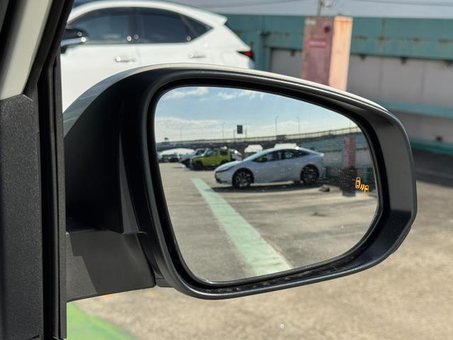 �y�u���C���h�X�|�b�g���j�^�[�z�~���[�ɉf��Ȃ����p�Ɏԗ�������ꍇ�A�T�C�h�~���[�ɐݒu���ꂽ�}�[�J�[�������Ċ댯�����m�点���܂��I���ɂ����S���u�������������ꂽ����܂��̂ŁA���񂲗��X���������܂��I