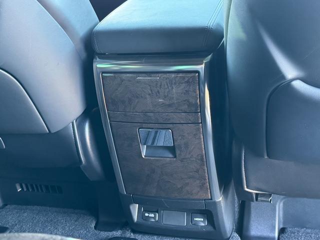 アルファードハイブリッド エグゼクティブラウンジS モデリスタエフルアロ サンルーフ デジタルインナーミラー BSM JBLサウンドメーカーナビ リヤエンターテイメント パノラミックビューモニター イグラセキュリティー ETC2.0 ドライブレコーダー(75枚目)