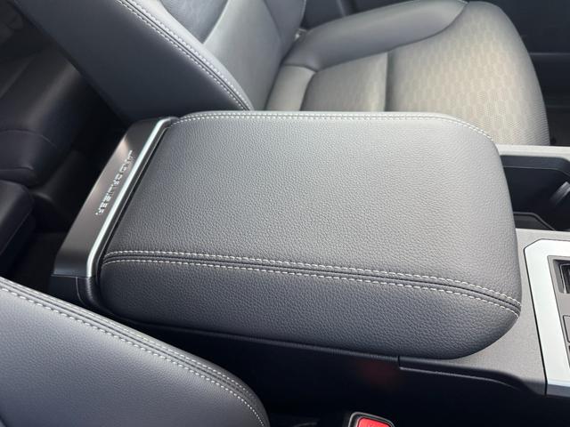 ランドクルーザー２５０ ＶＸ　モデリスタパッケージ　丸目ヘッドライト　トヨタチームメイト　パノラミックビューモニター　ブラインドスポットモニター　ルーフレール　デジタルインナーミラー　ＥＴＣ　ベンチレーション　クルーズコントロール（64枚目）