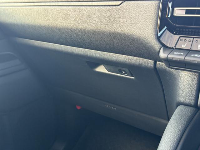 ランドクルーザー２５０ ＶＸ　モデリスタパッケージ　丸目ヘッドライト　トヨタチームメイト　パノラミックビューモニター　ブラインドスポットモニター　ルーフレール　デジタルインナーミラー　ＥＴＣ　ベンチレーション　クルーズコントロール（65枚目）