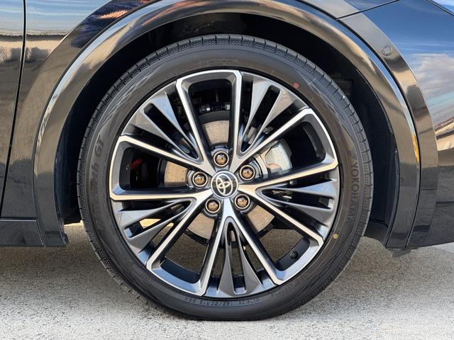 プリウス Ｚ　全周囲カメラ　１２．３型ナビ　フルセグ　ＢＳＭ　デジタルインナーミラー　アダパンストパーク　アドパンストドライブ　レーダークルーズコントロール　トヨタセーフティーセンス　ＥＴＣ２．０　ベンチレーション（40枚目）