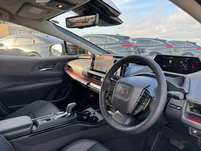 プリウス Ｚ　全周囲カメラ　１２．３型ナビ　フルセグ　ＢＳＭ　デジタルインナーミラー　アダパンストパーク　アドパンストドライブ　レーダークルーズコントロール　トヨタセーフティーセンス　ＥＴＣ２．０　ベンチレーション（42枚目）