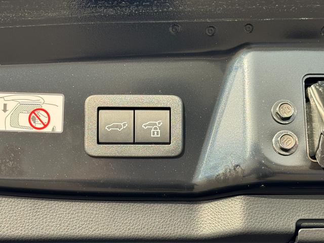 プリウス Ｚ　全周囲カメラ　１２．３型ナビ　フルセグ　ＢＳＭ　デジタルインナーミラー　アダパンストパーク　アドパンストドライブ　レーダークルーズコントロール　トヨタセーフティーセンス　ＥＴＣ２．０　ベンチレーション（77枚目）