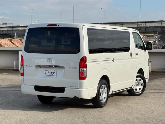 ハイエースバン スーパーＧＬ　ダークプライムＩＩ　全周囲カメラ　両側パワースライドドア　寒冷地仕様　アクセサリーコンセント　リアフォグ　トヨタセーフティーセンス　フロントグリルダークメッキ　バックドアガーニッシュダークメッキ　本革巻きステアリング木目（11枚目）