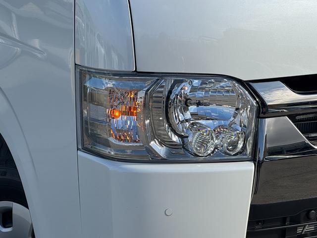 ハイエースバン スーパーＧＬ　ダークプライムＩＩ　全周囲カメラ　両側パワースライドドア　寒冷地仕様　アクセサリーコンセント　リアフォグ　トヨタセーフティーセンス　フロントグリルダークメッキ　バックドアガーニッシュダークメッキ　本革巻きステアリング木目（18枚目）