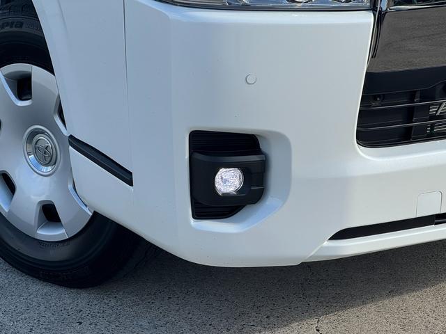 ハイエースバン スーパーＧＬ　ダークプライムＩＩ　全周囲カメラ　両側パワースライドドア　寒冷地仕様　アクセサリーコンセント　リアフォグ　トヨタセーフティーセンス　フロントグリルダークメッキ　バックドアガーニッシュダークメッキ　本革巻きステアリング木目（20枚目）