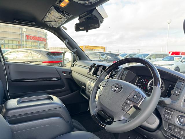 ハイエースバン スーパーＧＬ　ダークプライムＩＩ　全周囲カメラ　両側パワースライドドア　寒冷地仕様　アクセサリーコンセント　リアフォグ　トヨタセーフティーセンス　フロントグリルダークメッキ　バックドアガーニッシュダークメッキ　本革巻きステアリング木目（41枚目）