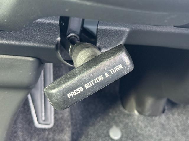 ハイエースバン スーパーＧＬ　ダークプライムＩＩ　全周囲カメラ　両側パワースライドドア　寒冷地仕様　アクセサリーコンセント　リアフォグ　トヨタセーフティーセンス　フロントグリルダークメッキ　バックドアガーニッシュダークメッキ　本革巻きステアリング木目（59枚目）