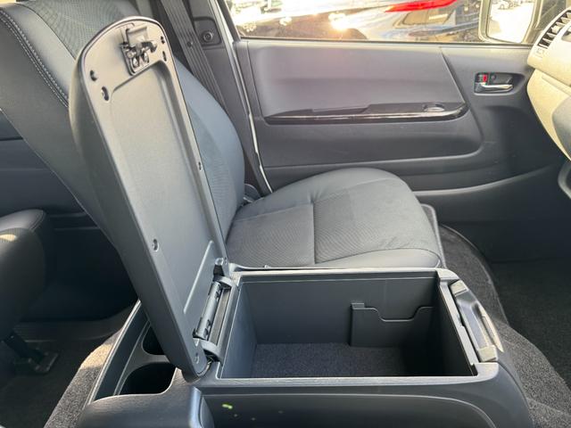 ハイエースバン スーパーＧＬ　ダークプライムＩＩ　全周囲カメラ　両側パワースライドドア　寒冷地仕様　アクセサリーコンセント　リアフォグ　トヨタセーフティーセンス　フロントグリルダークメッキ　バックドアガーニッシュダークメッキ　本革巻きステアリング木目（64枚目）