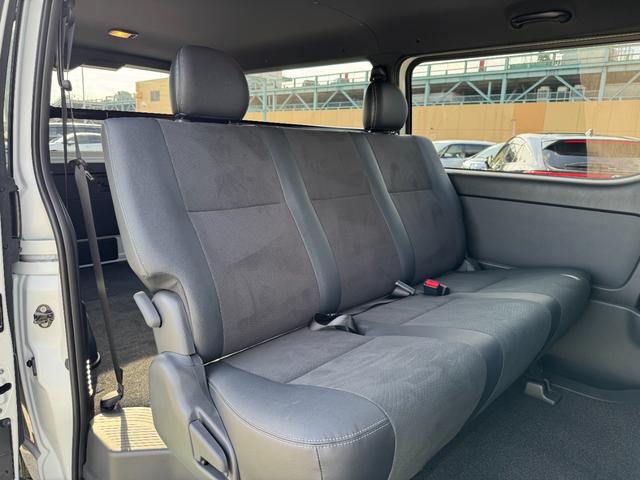 ハイエースバン スーパーＧＬ　ダークプライムＩＩ　全周囲カメラ　両側パワースライドドア　寒冷地仕様　アクセサリーコンセント　リアフォグ　トヨタセーフティーセンス　フロントグリルダークメッキ　バックドアガーニッシュダークメッキ　本革巻きステアリング木目（66枚目）