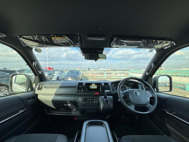 ハイエースバン スーパーＧＬ　ダークプライムＩＩ　全周囲カメラ　両側パワースライドドア　寒冷地仕様　アクセサリーコンセント　リアフォグ　トヨタセーフティーセンス　フロントグリルダークメッキ　バックドアガーニッシュダークメッキ　本革巻きステアリング木目（79枚目）