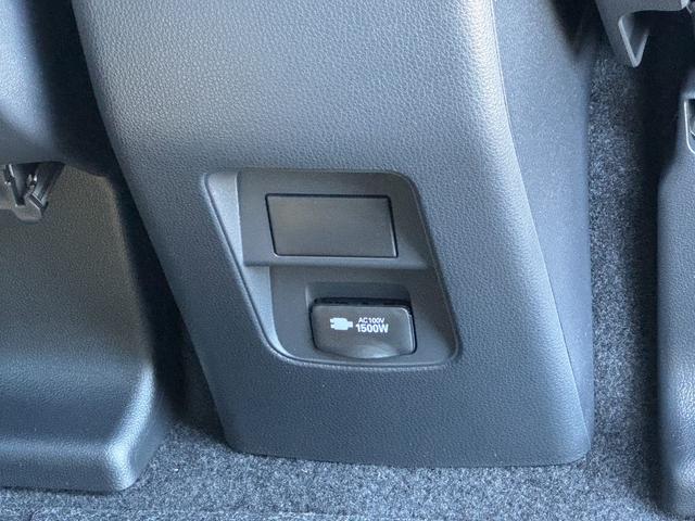 ノア ハイブリッドＳ－Ｚ　改モデル　三眼ＬＥＤ＆ＡＨＳ　１０．５型ナビ　フルセグＴＶ　トヨタチームメイト　快適利便Ｈｉ　デジタルインナーミラー　ヘッドアップディスプレイ　オットマン　ＥＴＣ２．０　全周囲カメラ　ＢＳＭ　ＨＤＭＩ（10枚目）