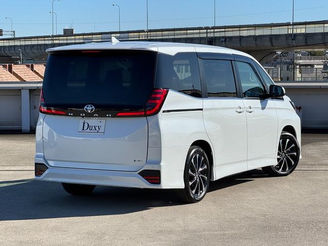 ノア ハイブリッドＳ－Ｚ　改モデル　三眼ＬＥＤ＆ＡＨＳ　１０．５型ナビ　フルセグＴＶ　トヨタチームメイト　快適利便Ｈｉ　デジタルインナーミラー　ヘッドアップディスプレイ　オットマン　ＥＴＣ２．０　全周囲カメラ　ＢＳＭ　ＨＤＭＩ（14枚目）