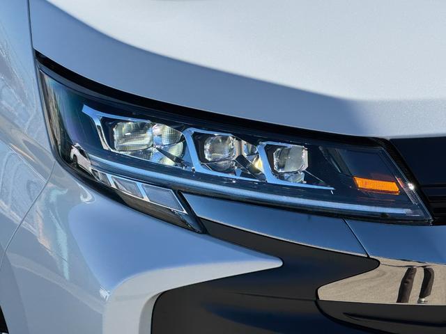 ノア ハイブリッドＳ－Ｚ　改モデル　三眼ＬＥＤ＆ＡＨＳ　１０．５型ナビ　フルセグＴＶ　トヨタチームメイト　快適利便Ｈｉ　デジタルインナーミラー　ヘッドアップディスプレイ　オットマン　ＥＴＣ２．０　全周囲カメラ　ＢＳＭ　ＨＤＭＩ（22枚目）