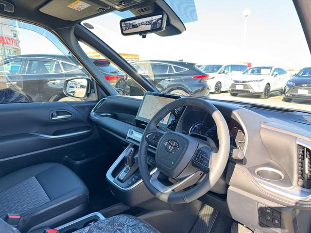 ノア ハイブリッドＳ－Ｚ　改モデル　三眼ＬＥＤ＆ＡＨＳ　１０．５型ナビ　フルセグＴＶ　トヨタチームメイト　快適利便Ｈｉ　デジタルインナーミラー　ヘッドアップディスプレイ　オットマン　ＥＴＣ２．０　全周囲カメラ　ＢＳＭ　ＨＤＭＩ（42枚目）