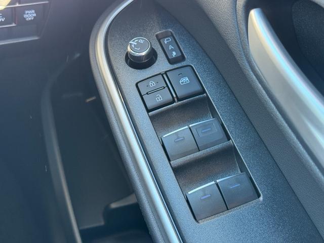 ノア ハイブリッドＳ－Ｚ　改モデル　三眼ＬＥＤ＆ＡＨＳ　１０．５型ナビ　フルセグＴＶ　トヨタチームメイト　快適利便Ｈｉ　デジタルインナーミラー　ヘッドアップディスプレイ　オットマン　ＥＴＣ２．０　全周囲カメラ　ＢＳＭ　ＨＤＭＩ（46枚目）