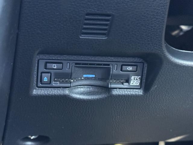 ノア ハイブリッドＳ－Ｚ　改モデル　三眼ＬＥＤ＆ＡＨＳ　１０．５型ナビ　フルセグＴＶ　トヨタチームメイト　快適利便Ｈｉ　デジタルインナーミラー　ヘッドアップディスプレイ　オットマン　ＥＴＣ２．０　全周囲カメラ　ＢＳＭ　ＨＤＭＩ（61枚目）