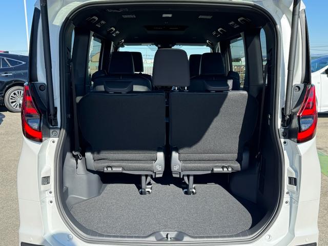 ノア ハイブリッドＳ－Ｚ　改モデル　三眼ＬＥＤ＆ＡＨＳ　１０．５型ナビ　フルセグＴＶ　トヨタチームメイト　快適利便Ｈｉ　デジタルインナーミラー　ヘッドアップディスプレイ　オットマン　ＥＴＣ２．０　全周囲カメラ　ＢＳＭ　ＨＤＭＩ（75枚目）