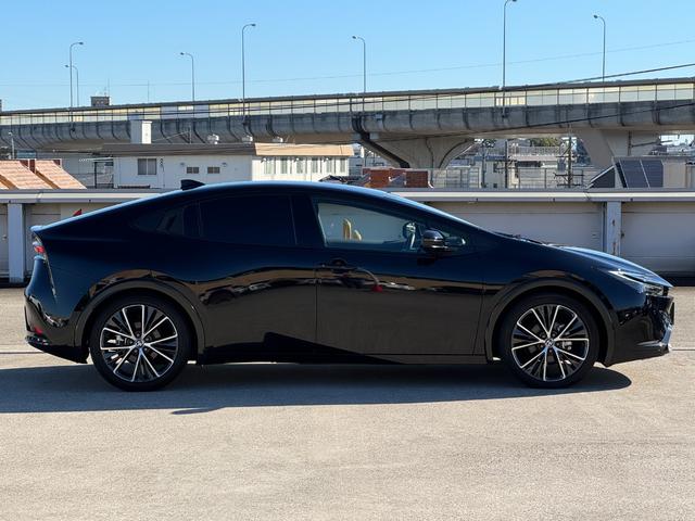 プリウス Ｚ　全周囲カメラ　デジタルインナーミラー　純正１２．３インチナビ　フルセグＴＶ　ＢＳＭ　トヨタセーフティーセンス　レーダークルーズコントロール　ＥＴＣ２．０　パワーバックドア　ステアリングヒータードラレコ（18枚目）