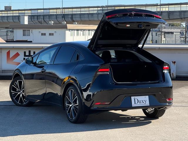 プリウス Ｚ　全周囲カメラ　デジタルインナーミラー　純正１２．３インチナビ　フルセグＴＶ　ＢＳＭ　トヨタセーフティーセンス　レーダークルーズコントロール　ＥＴＣ２．０　パワーバックドア　ステアリングヒータードラレコ（31枚目）