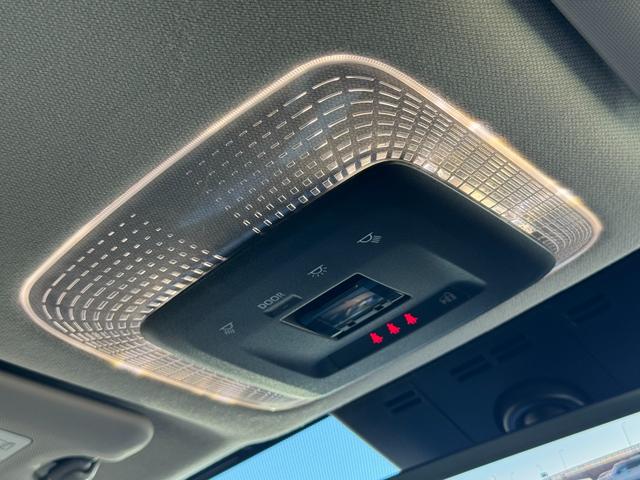 プリウス Ｚ　全周囲カメラ　デジタルインナーミラー　純正１２．３インチナビ　フルセグＴＶ　ＢＳＭ　トヨタセーフティーセンス　レーダークルーズコントロール　ＥＴＣ２．０　パワーバックドア　ステアリングヒータードラレコ（56枚目）