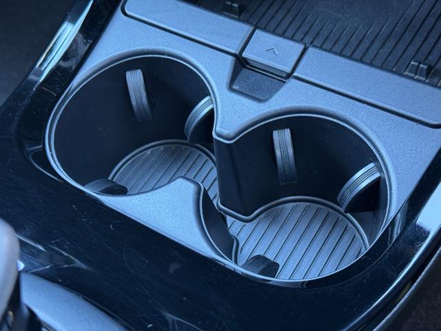 プリウス Ｚ　全周囲カメラ　デジタルインナーミラー　純正１２．３インチナビ　フルセグＴＶ　ＢＳＭ　トヨタセーフティーセンス　レーダークルーズコントロール　ＥＴＣ２．０　パワーバックドア　ステアリングヒータードラレコ（68枚目）