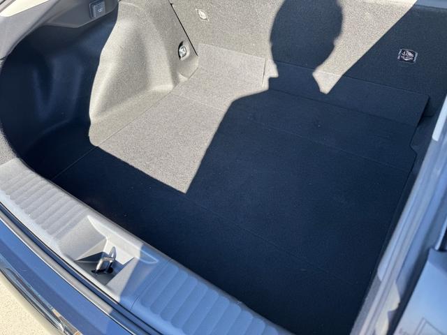 プリウス Ｚ　全周囲カメラ　デジタルインナーミラー　純正１２．３インチナビ　フルセグＴＶ　ＢＳＭ　トヨタセーフティーセンス　レーダークルーズコントロール　ＥＴＣ２．０　パワーバックドア　ステアリングヒータードラレコ（78枚目）