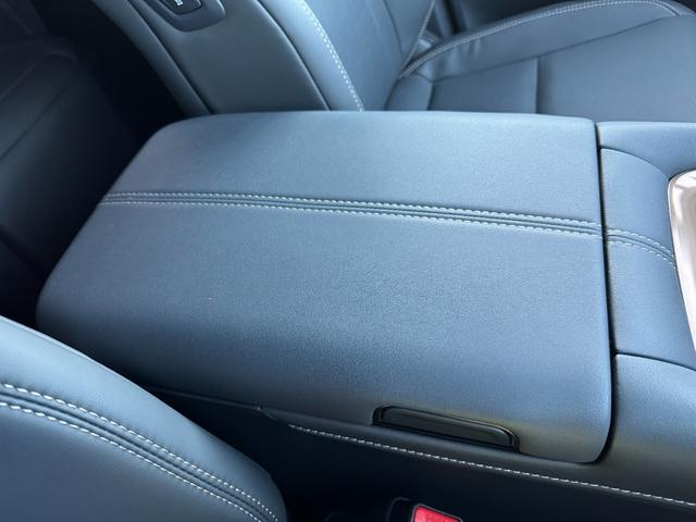 アルファードハイブリッド Ｚ　改良後　純正１４型ＪＢＬナビ　後席モニター　左右独立ムーンルーフ　デジタルインナーミラー　パノラミックビューモニター　ＢＳＭ　ユニバーサルステップ　パワーバックドア　ＥＴＣ２．０　ＨＵＤ　チームメイト（65枚目）