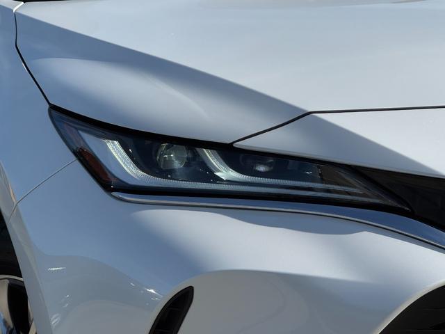 ハリアーハイブリッド Ｚ　レザーパッケージ　調光パノラマルーフ　デジタルミラー　ＢＳＭ　１２．３型ＪＢＬナビ　パノラミックビューモニター　パワーバックドア　ＥＴＣ２．０　シートヒーター＆クーラー　ＡＣ１００Ｖ電源　　レーダークルーズコントロール（11枚目）